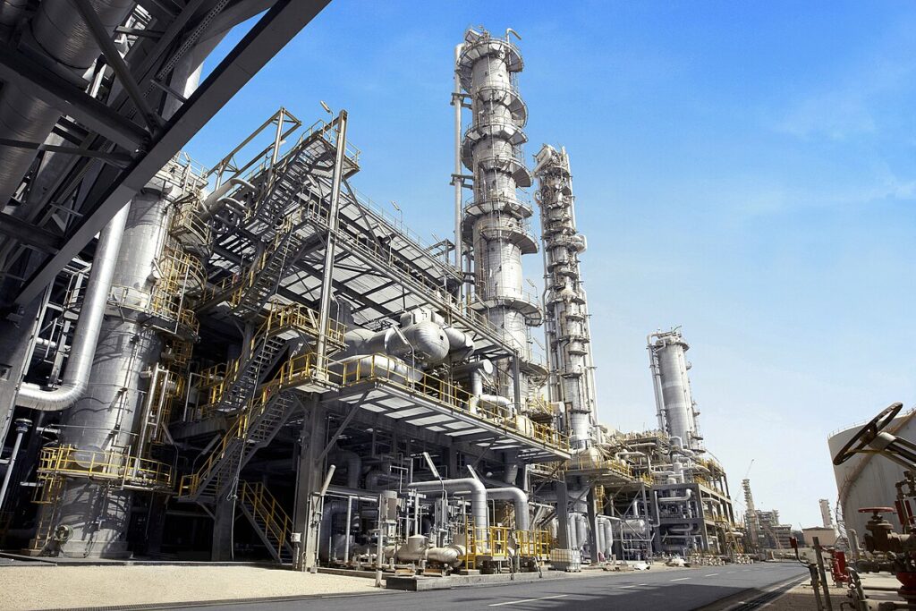 Planta petroquímica para tratamiento de corrientes salinas